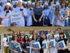 Вручение дипломов студентам медицинского колледжа